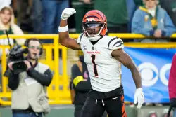 FanDuel promo code: Bet $5, get $300 in bonus bets if your bet wins for Steelers vs. Bengals