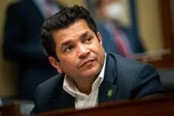 A dozen Democrats sue ICE for preventing detention center oversight visits