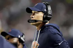 Ben Johnson skewered over fourth-quarter decision as Bears collapse on ‘MNF’